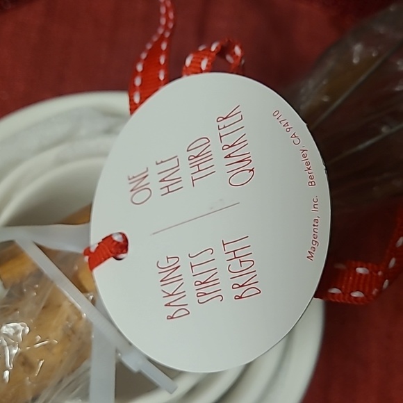 🎄Rae Dunn Measuring Cups & Spatula - Picture 6 of 6